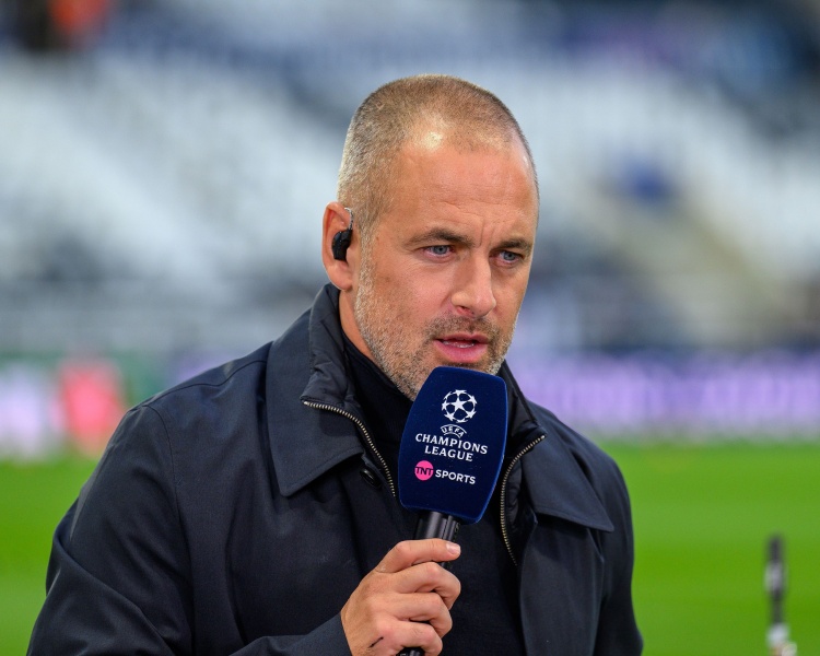 乔·科尔：欧冠决赛将是阿森纳对阵曼城 巴萨那套高位防守赢不了